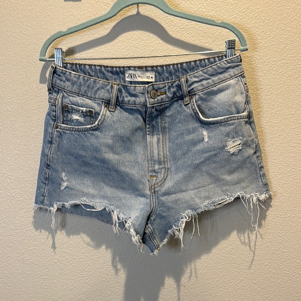 Zara Women's Blue Denim Shorts